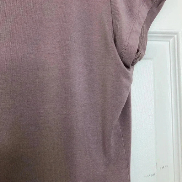 Tahari Short Sleeved Shirt Flowy Light  Purple Size Medium - Picture 9 of 15